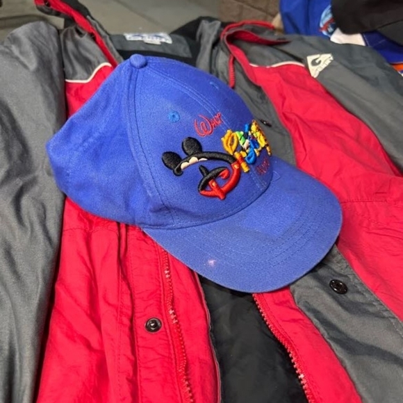 Disney World hat - Picture 2 of 4